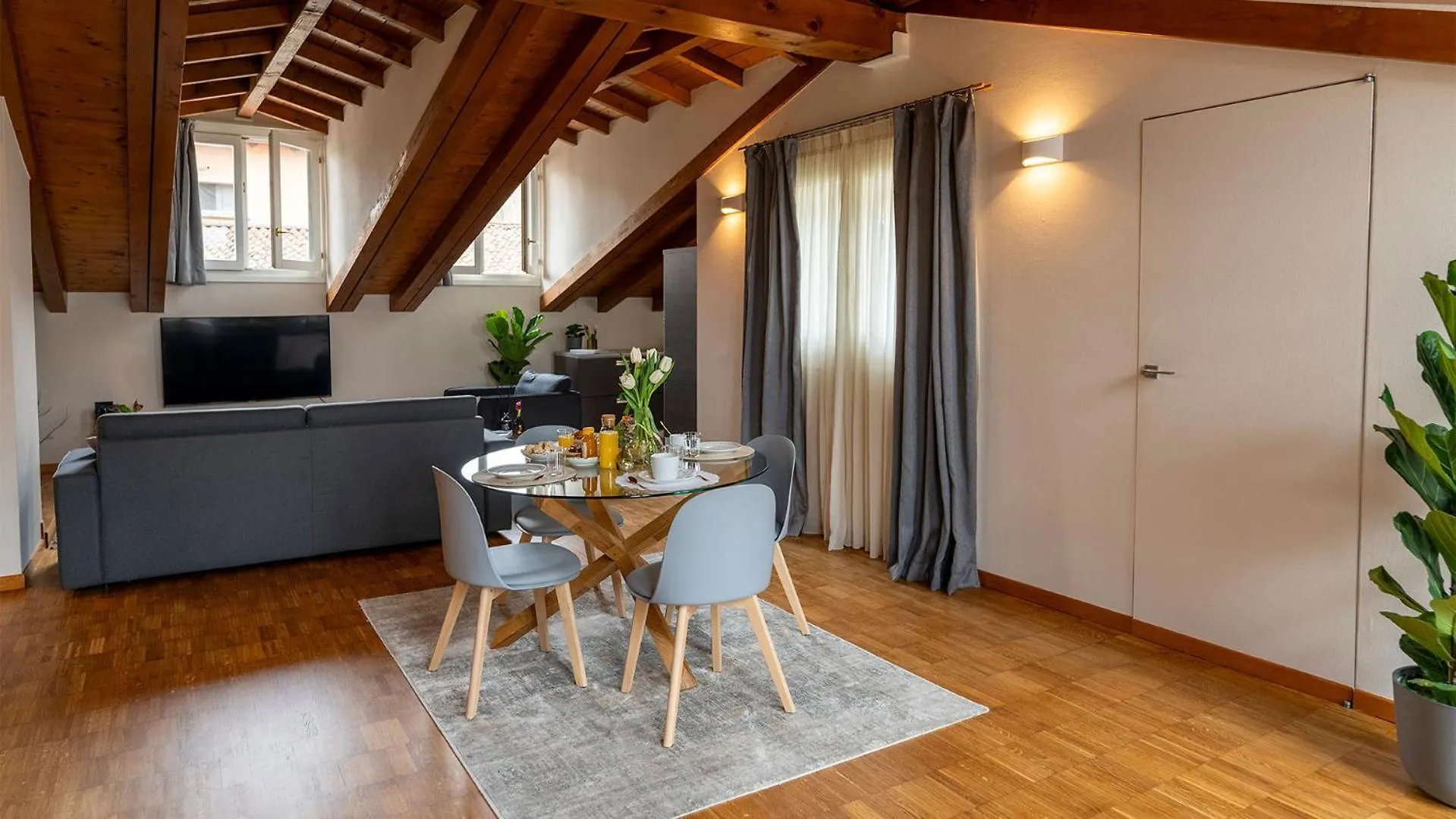 Magic Place Bergamo! Relax Apartment With Terrace In The Heart Of The City 0*, Bergamo